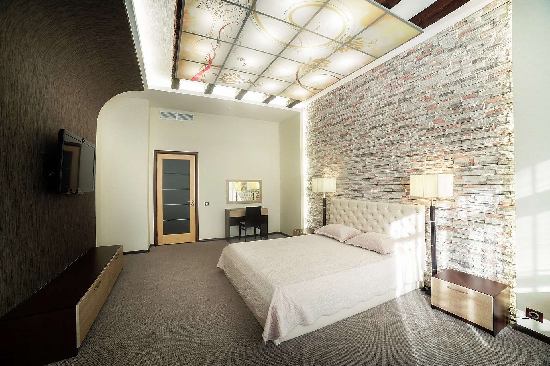 Suite bedroom