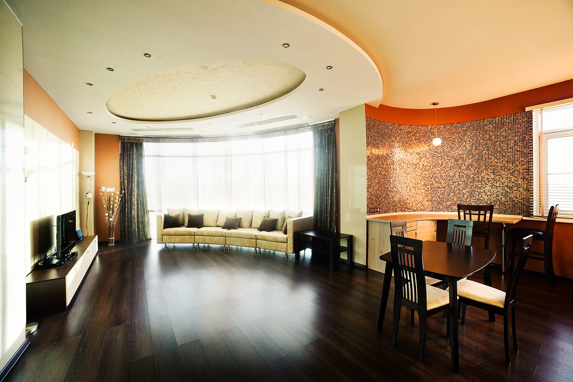 Suite, dining area